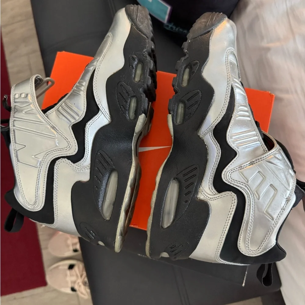 Nike Air Griffey Max Basketball Sneakers - Picture 5 of 6